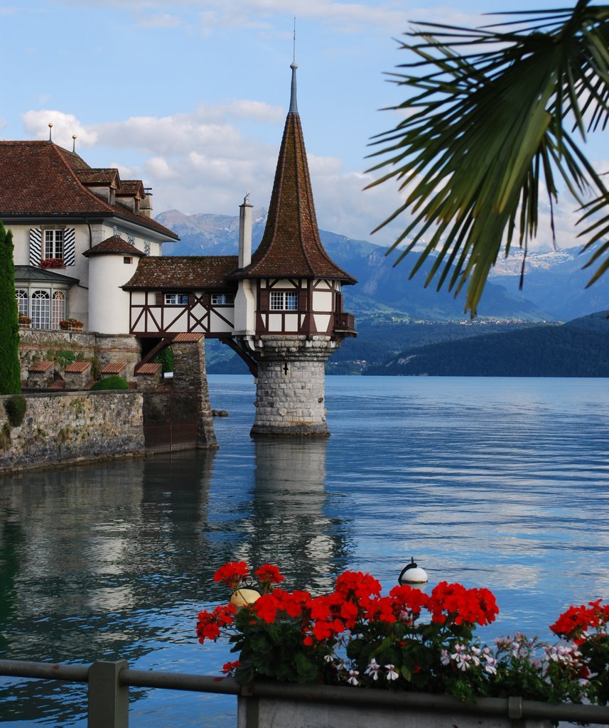 Oberhofen Castle on Lake Thun / Switzerland